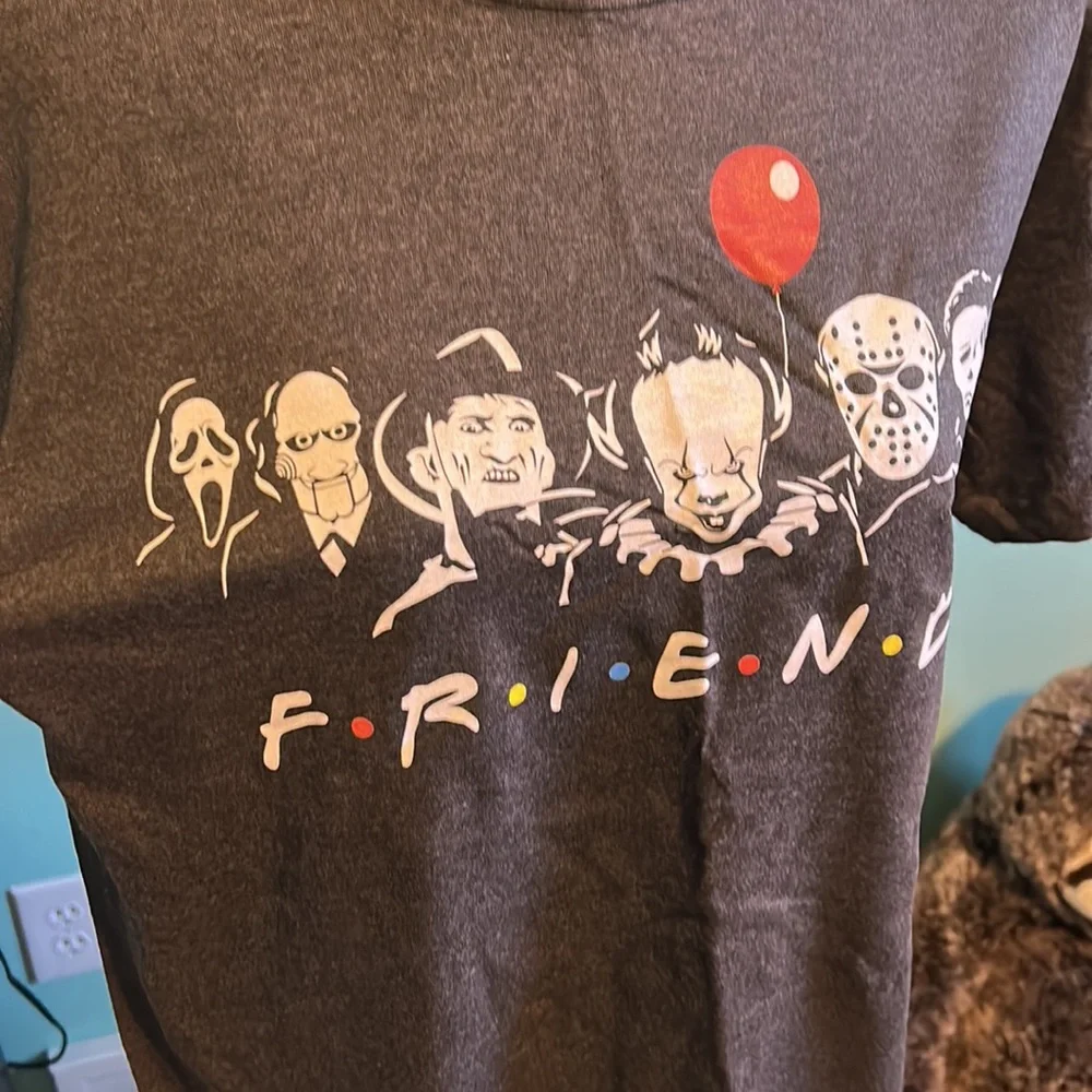 NWOT Smart Blanks Medium Friends Horror Movie Version Tee - Picture 2 of 6